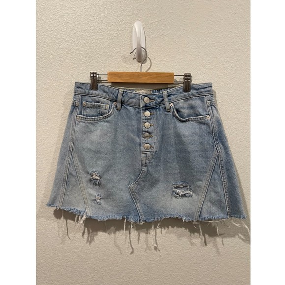 WE THE FREE Denim Distressed A-Line Mini Blue Skirt - Picture 2 of 5